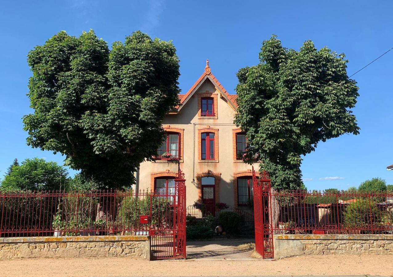 Mas Terre Chambres D'Hotes Lezoux Exteriér fotografie