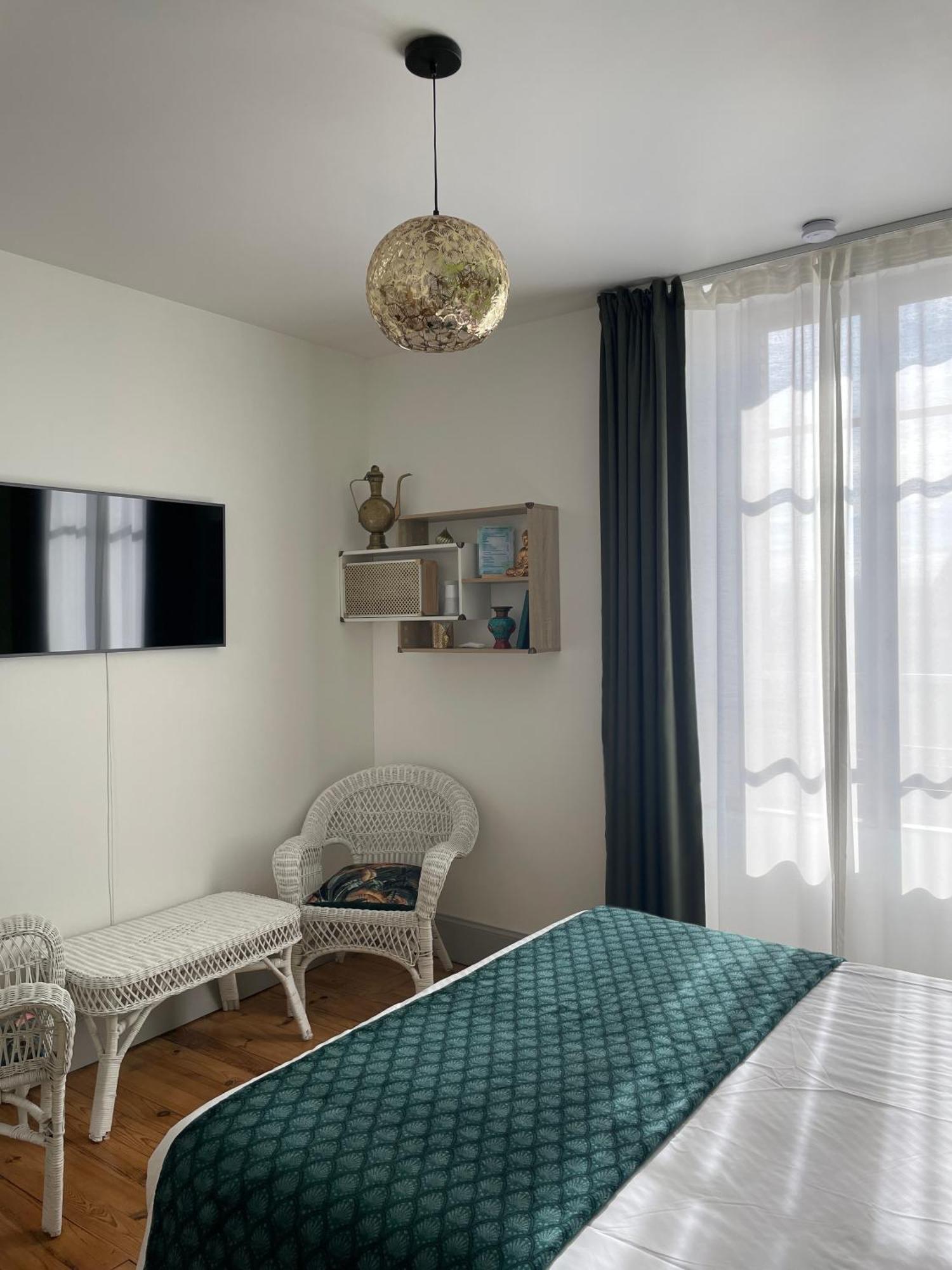 Mas Terre Chambres D'Hotes Lezoux Exteriér fotografie